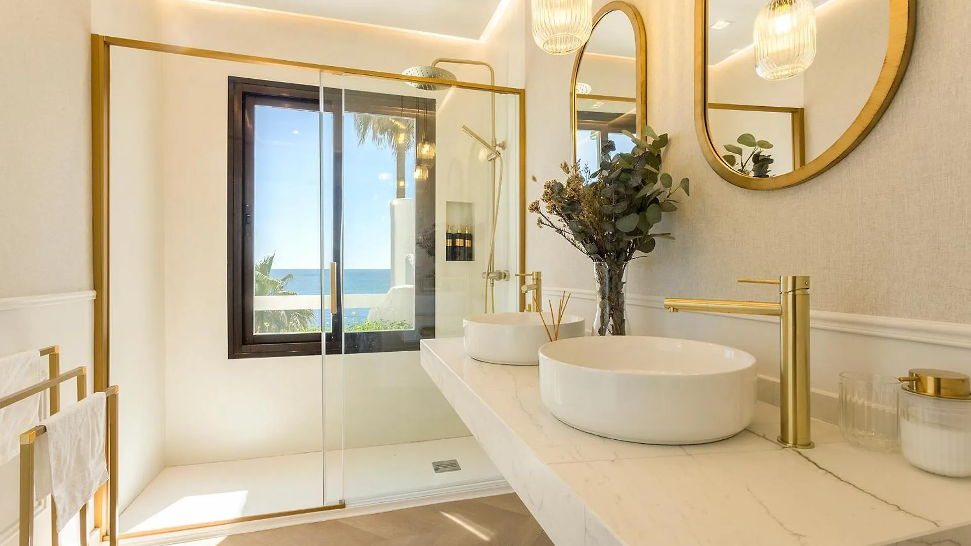 Dom wakacyjny Casa Primera Linea 4 Dormitorios Estepona Hiszpania