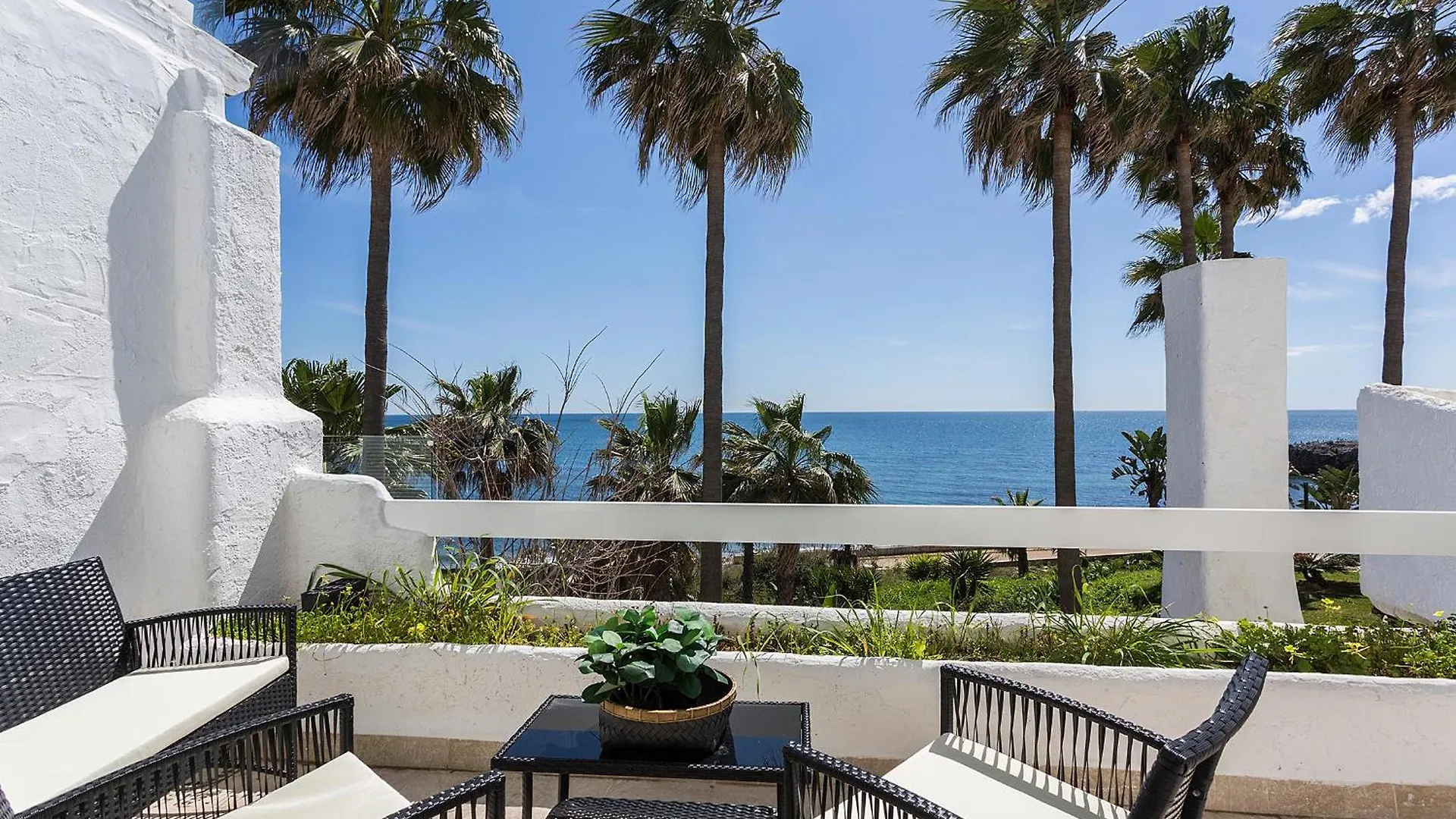 Dom wakacyjny Casa Primera Linea 4 Dormitorios Estepona