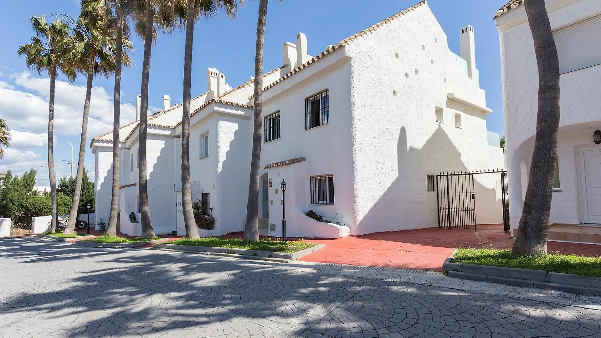 Casa Primera Linea 4 Dormitorios Estepona Dom wakacyjny